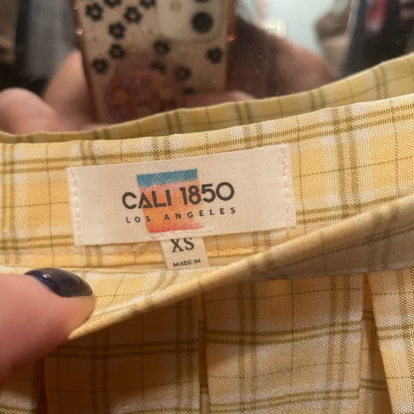 Light yellow pleated skirt XS - Picture 2 of 3